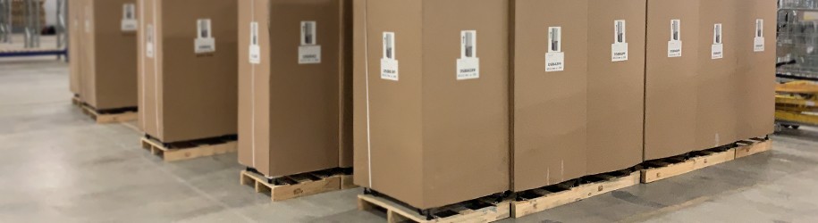 Comment sont expédiés nos armoires de serveurs, armoires murales et accessoires ?