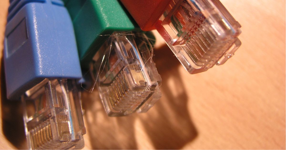 Brancher un connecteur RJ45 avec câble Cat6 facilement